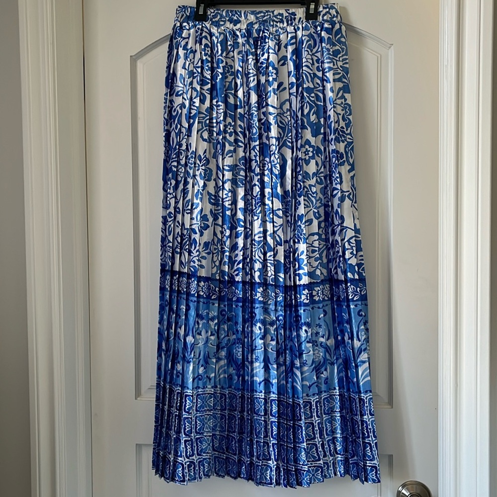 Never worn floral skirt